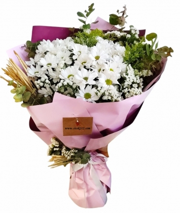 The most innocent form of love, a large white daisy bouquet