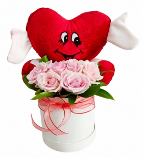Pink Roses And Heart İn Box
